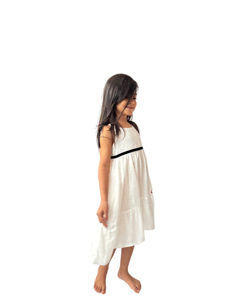 Lily Blanc Maxidress girl